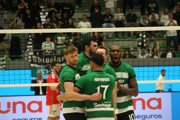 Sporting empata play-off