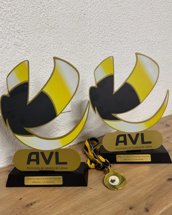 Clube de Voleibol de Oeiras são Campeões Regionais de Veteranos Femininos e Masculinos