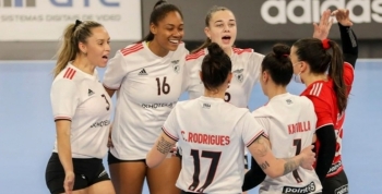 Benfica vence AJM/FC Porto e deixa play-off em aberto