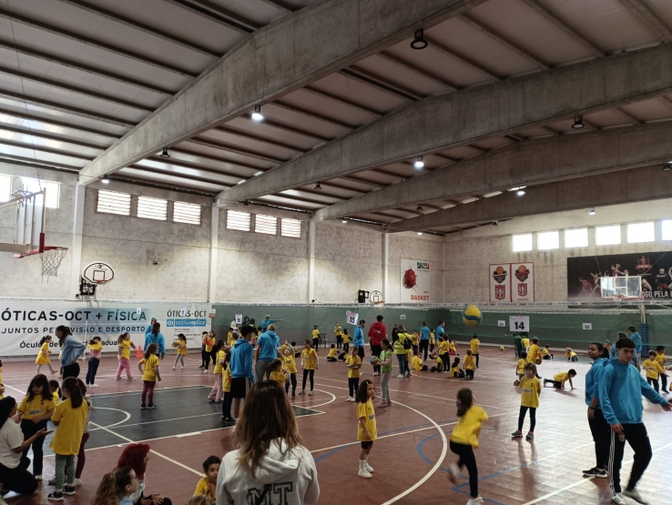 Encontro escolar GiraVolei em Torres Vedras