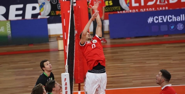 Sport Lisboa e Benfica vence a primeira mão da Challenge Cup