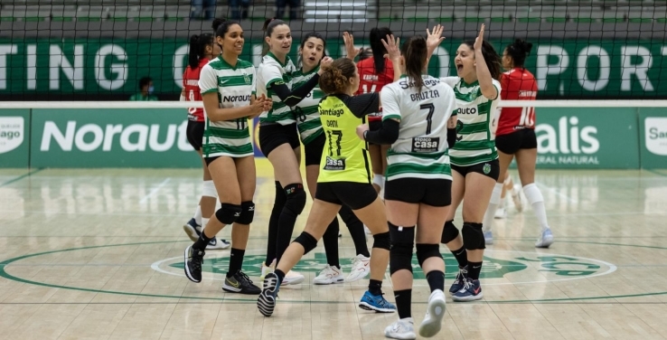 Sporting vence dérbi feminino
