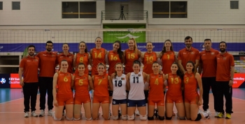 Seleção Nacional Seniores Femininos cede perante Suecas